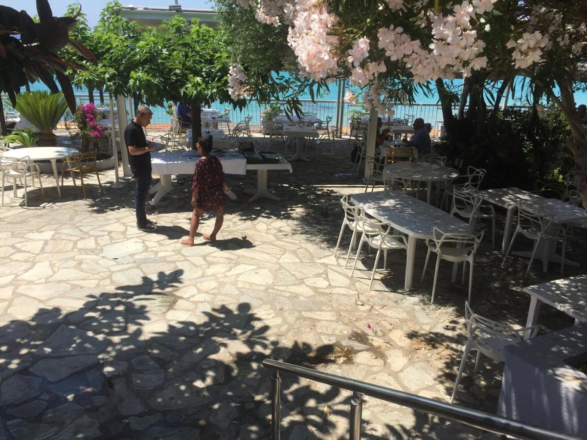 Ajaccio Magnifique T2 45M2 Neuf 5 Personnes Clim Wifi Stationnement Gratuit Centre Ville Plage A 300M Екстериор снимка